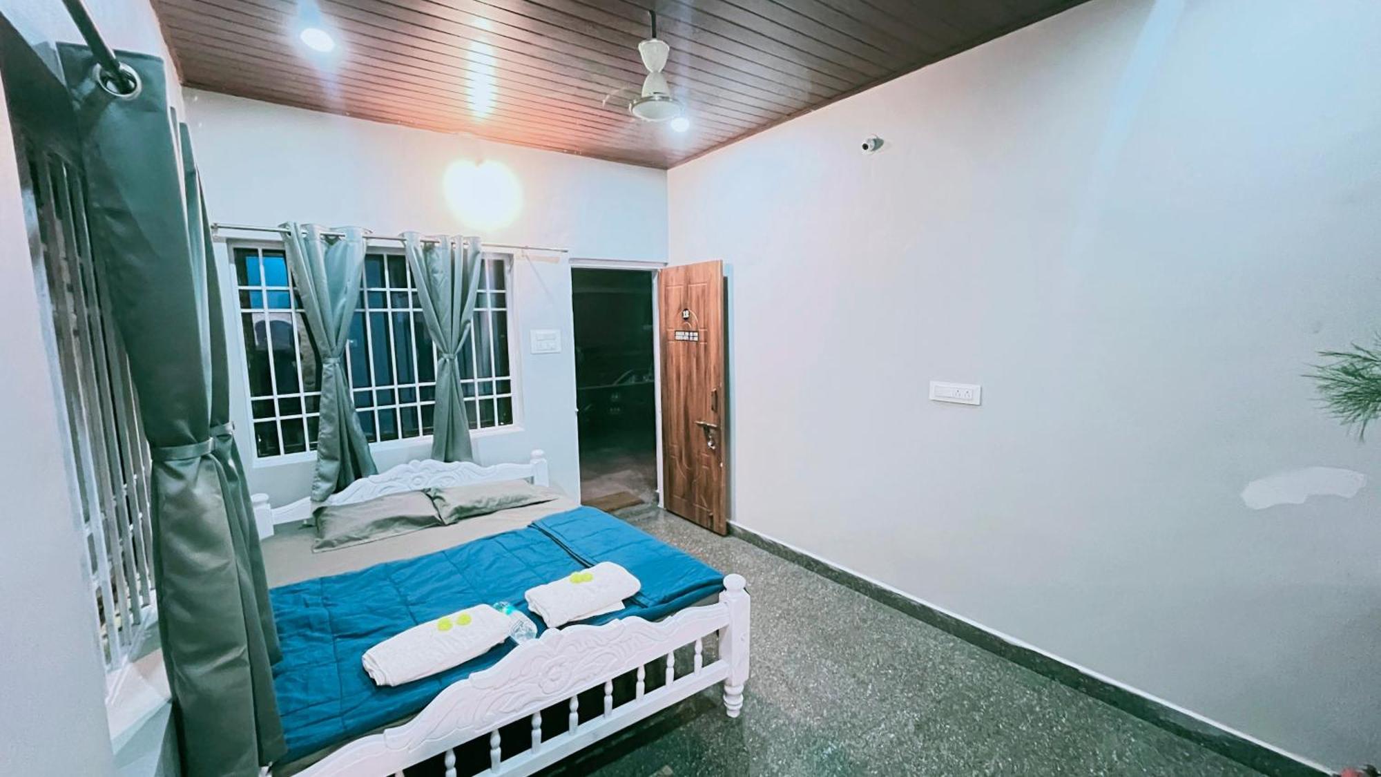 Gokarna Beach Stays By Tune Of Ocean Екстер'єр фото